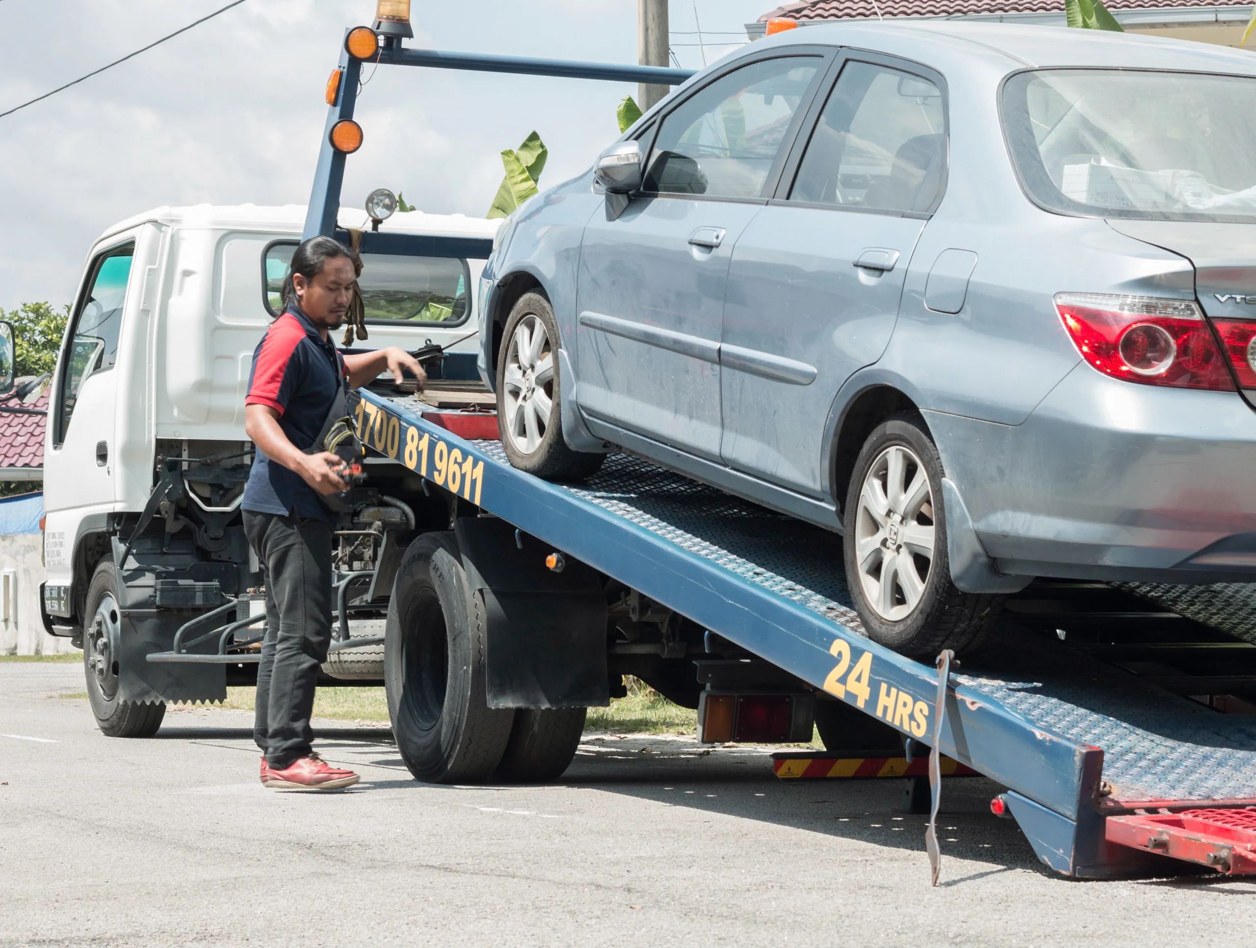 Car Removal 101: How To Deal With Your Unwanted Vehicle