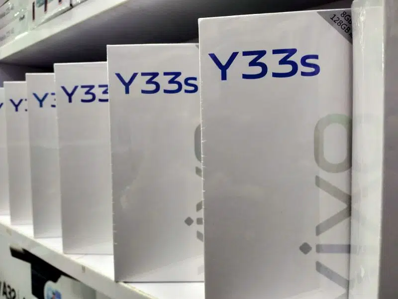 Vivo Y33s 8gb/128gb brand new pin packed pta register complete accessories contact { 03452174314 } 