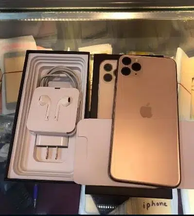 iPhone 11 Pro Max with full box my WhatsApp number03327248096