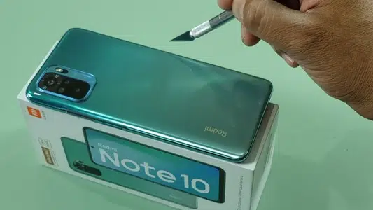Redmi Note 10 One hand use