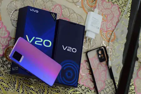 Vivo v20 complete box with accessories