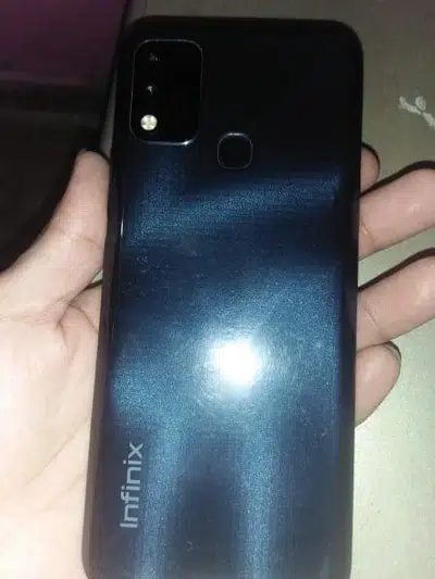 Infinix hot10 all ok 9/10 condition one hand use 2 months