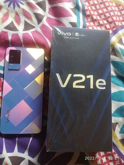 Vivo V21E