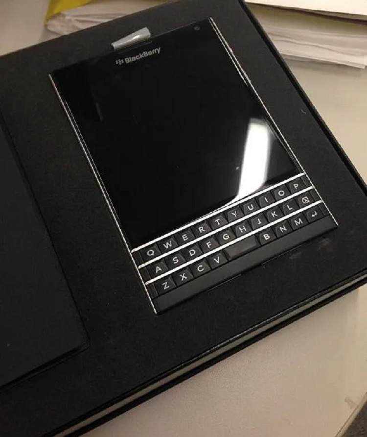 Blackberry passport box pack pta approved brand new complete stuff imei match box (cont 03452174314